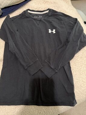 Under Armour Black Long Sleeve Crew Shirt